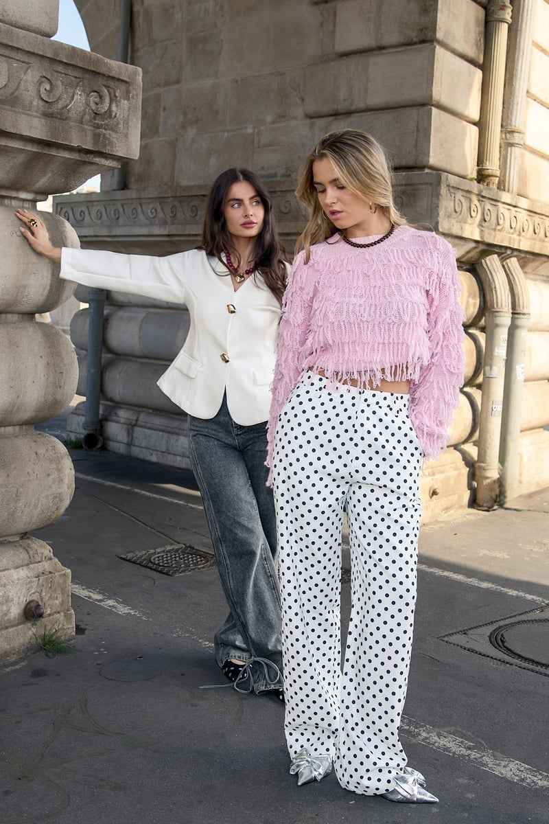 Fringe Knit - Stijlvolle Gebreide Sjaal met Franjes